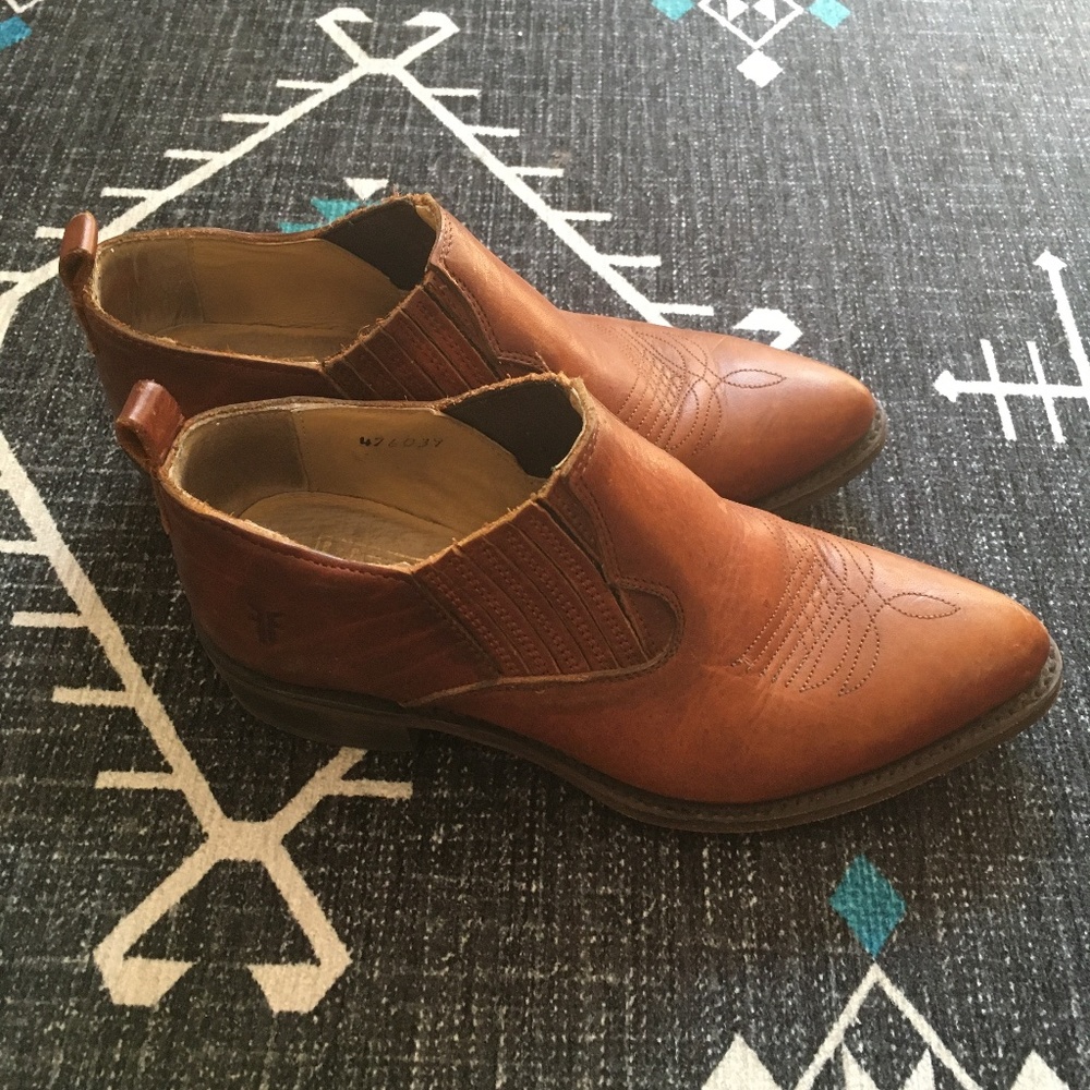 Frye Billy western bootie / shootie size 7